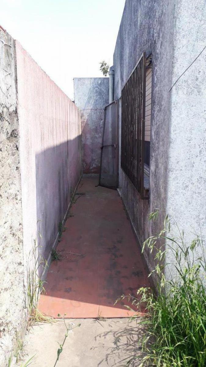 Lote 8,66 X 43 con 2 Locales y Vivienda — foto 4