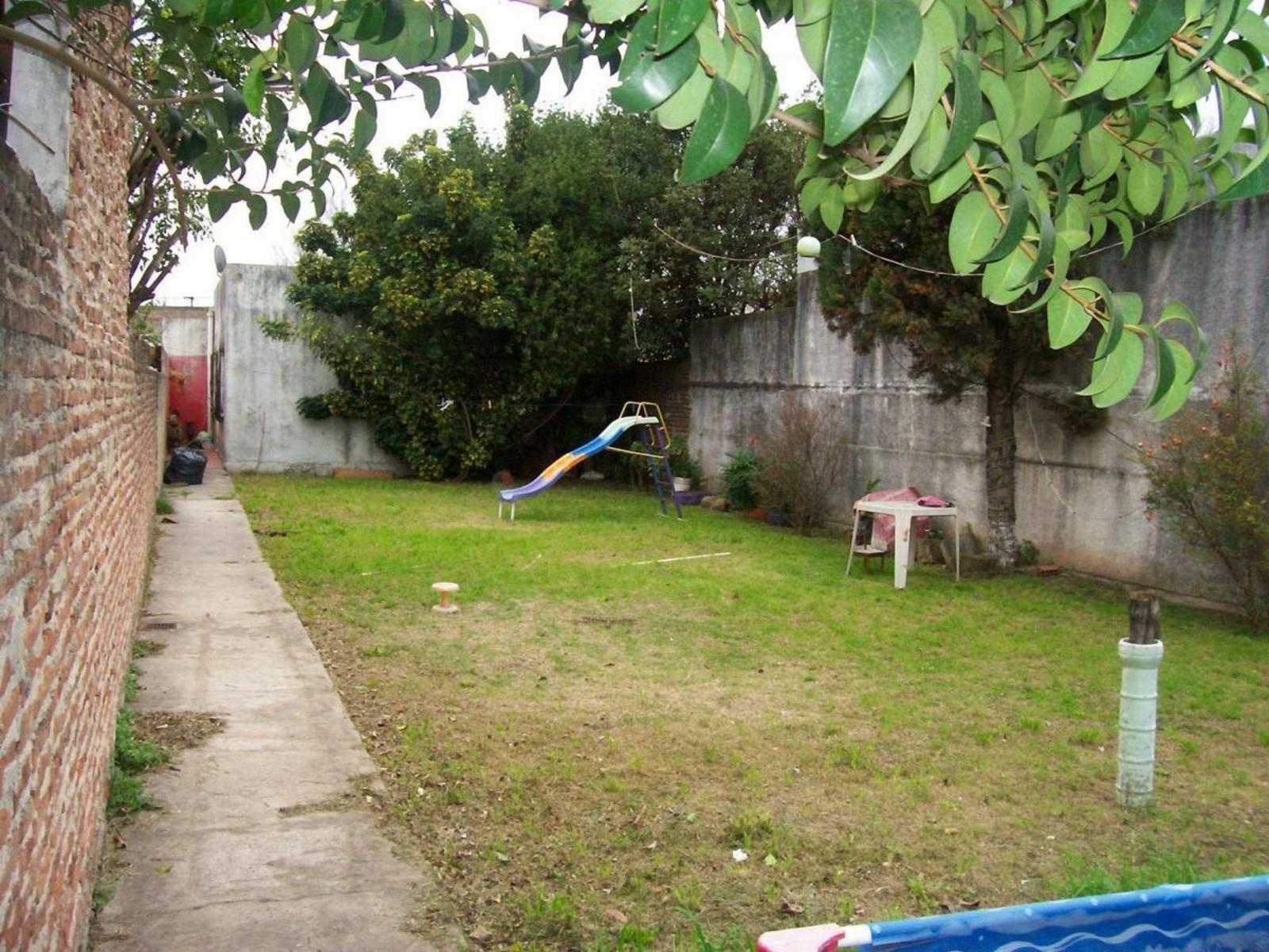 Lote 8,66 X 43 con 2 Locales y Vivienda — foto 7