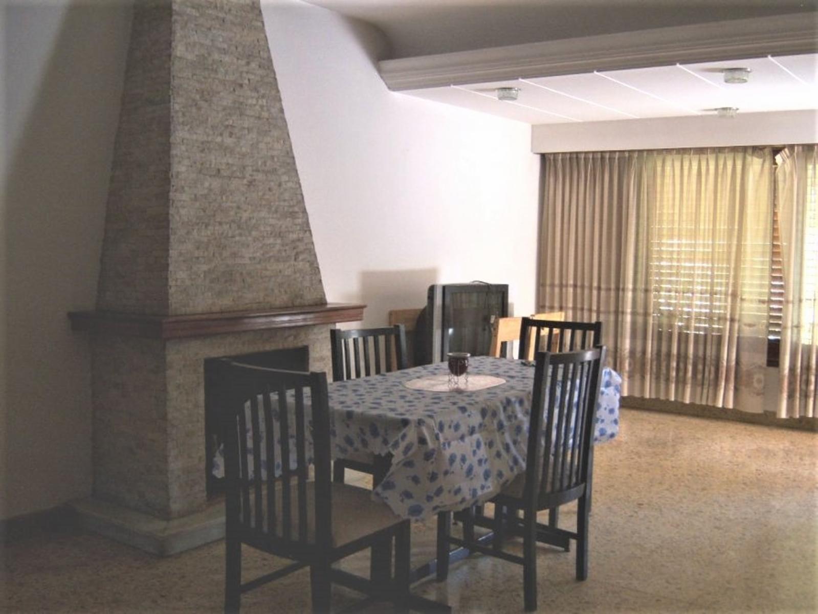 CHALET 4 AMBIENTES EN DOS PLANTAS — foto 3