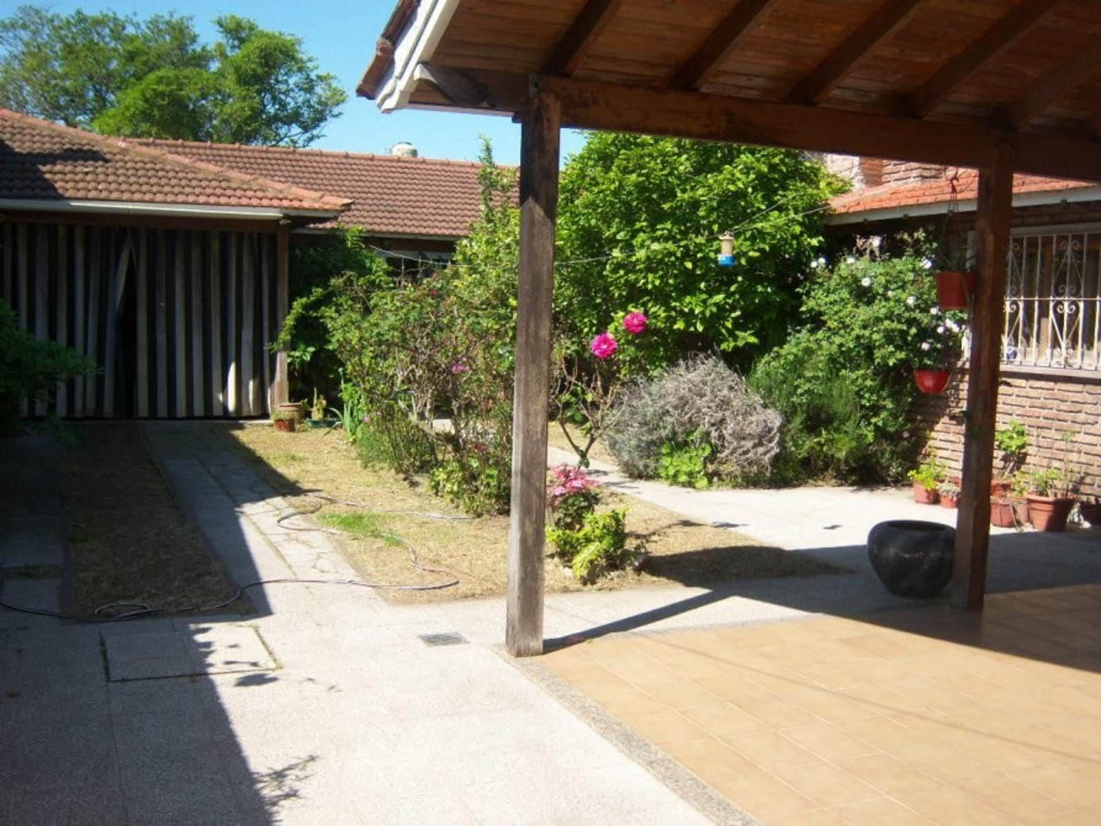 CHALET 4 AMBIENTES EN DOS PLANTAS — foto 15