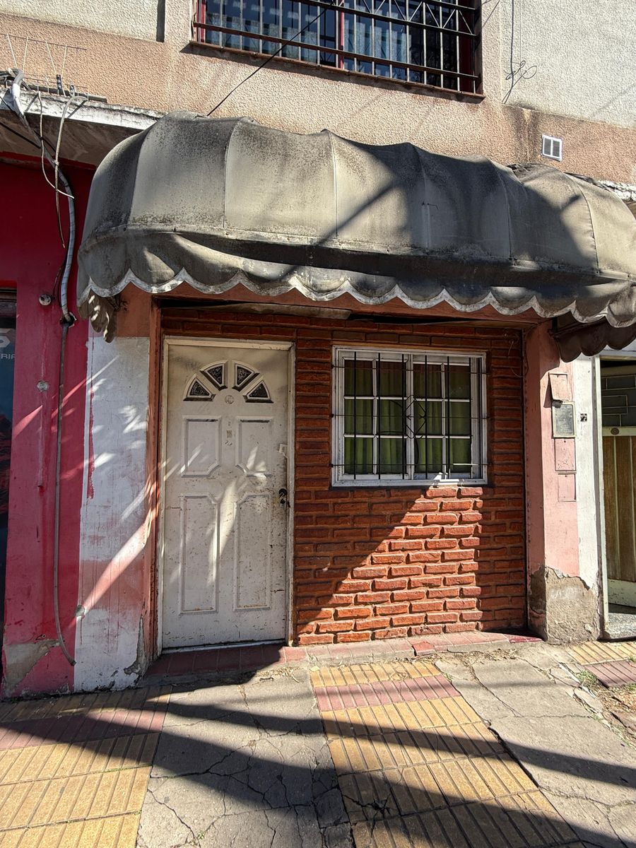 VIVIENDA CON LOCALES SOBRE LOTE EN ESQUINA DE 10X25. — foto 13