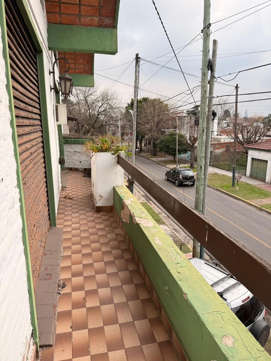 CASA, LOCAL, DEPOSITO, SOBRE AMPLIO LOTE - 27