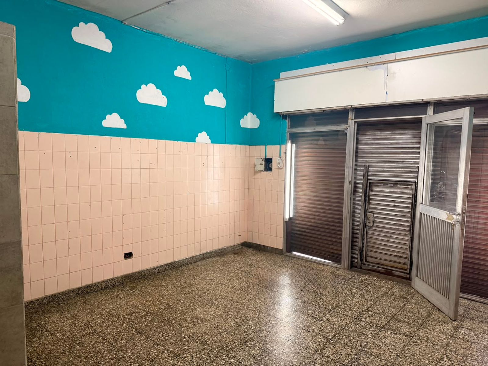 LOCAL COMERCIAL DE 3x4mts CON BAÑO. - 2