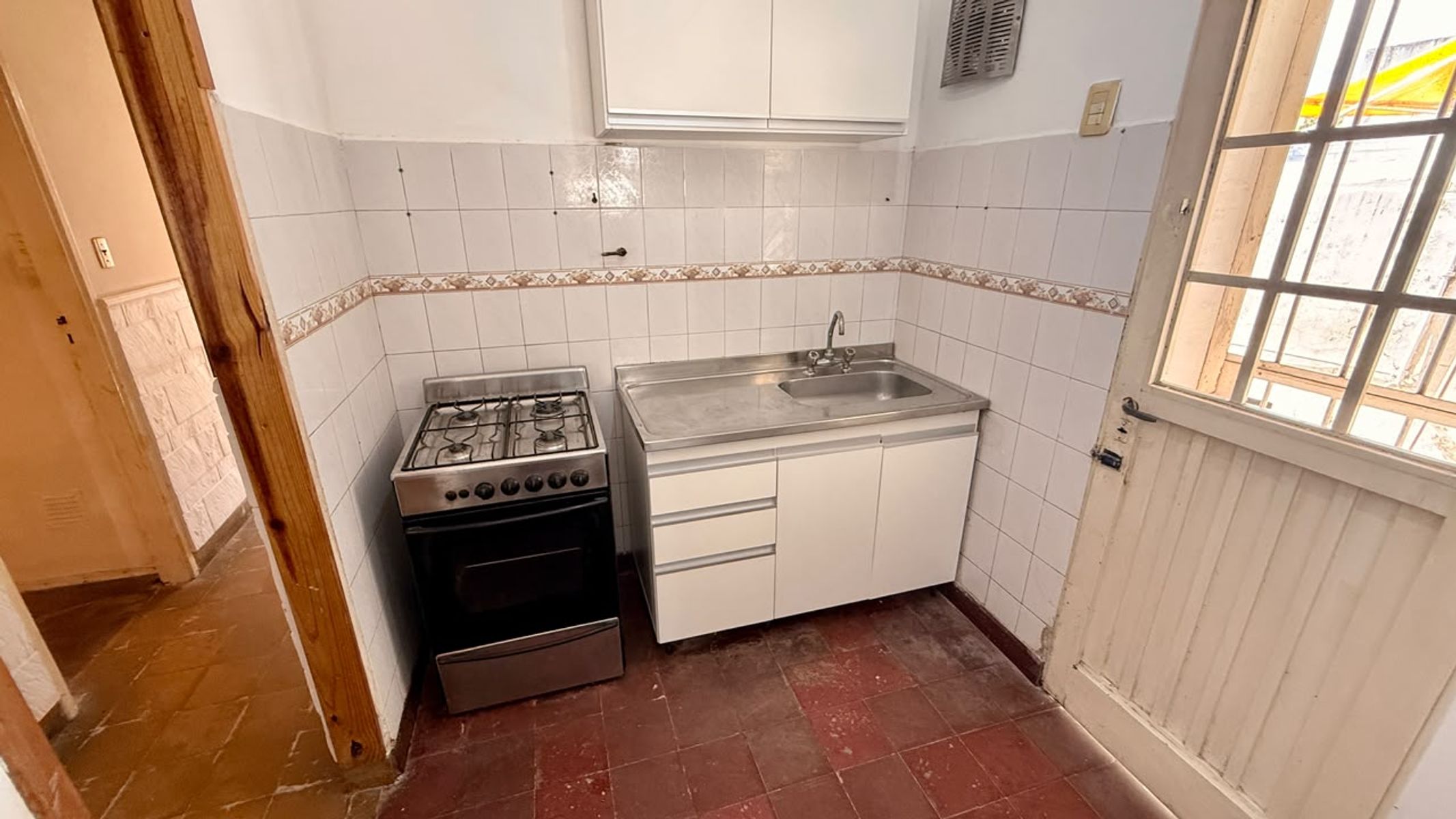 CASA 3 AMBIENTES CON COCHERA Y FONDO - 5