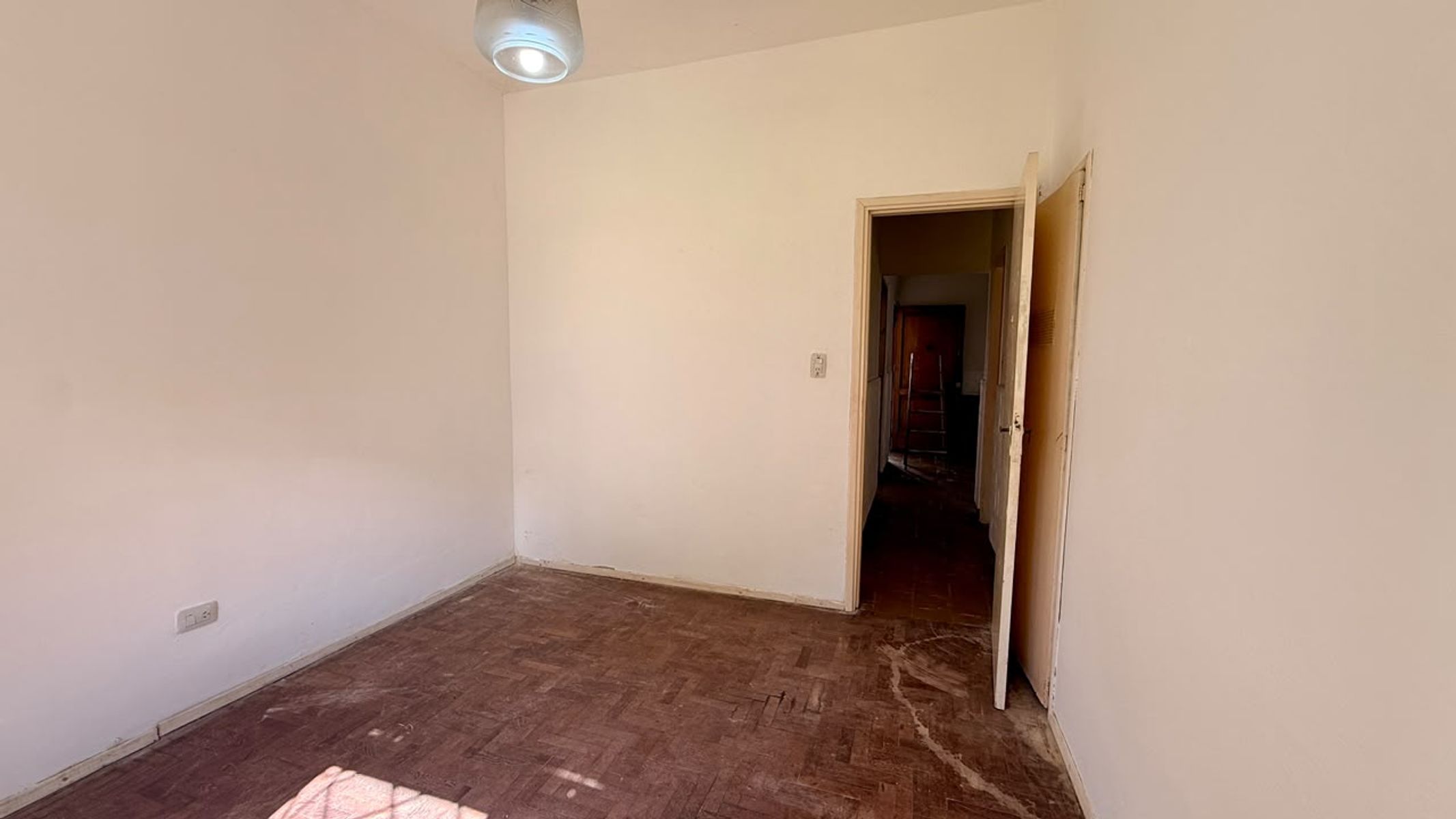 CASA 3 AMBIENTES CON COCHERA Y FONDO - 11