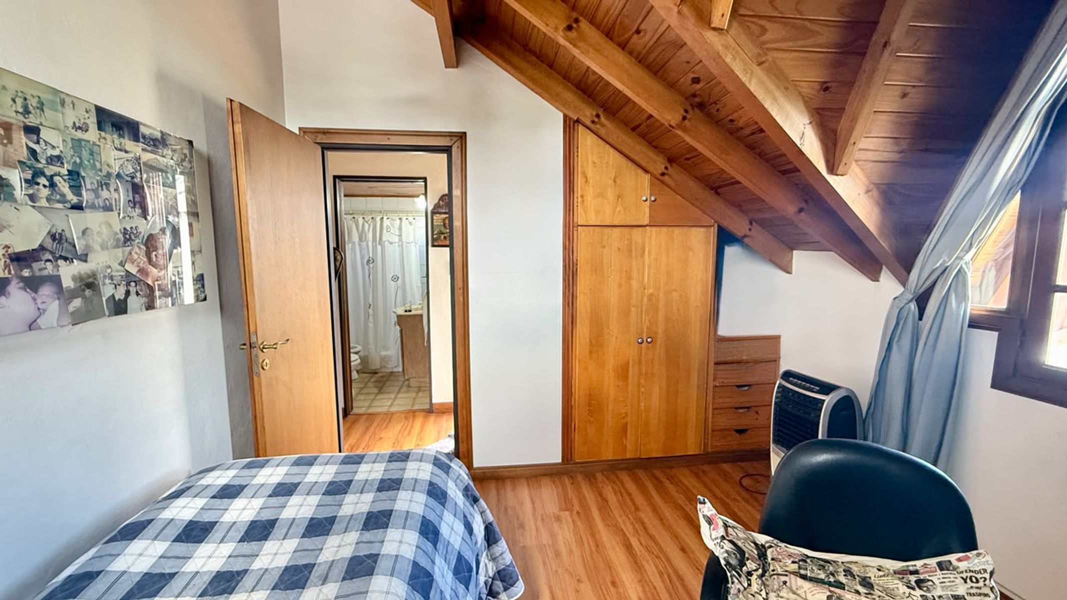 CHALET 4 AMBIENTES CON COCHERA, FONDO Y PILETA. LOTE 9,53x40 mts. - 37