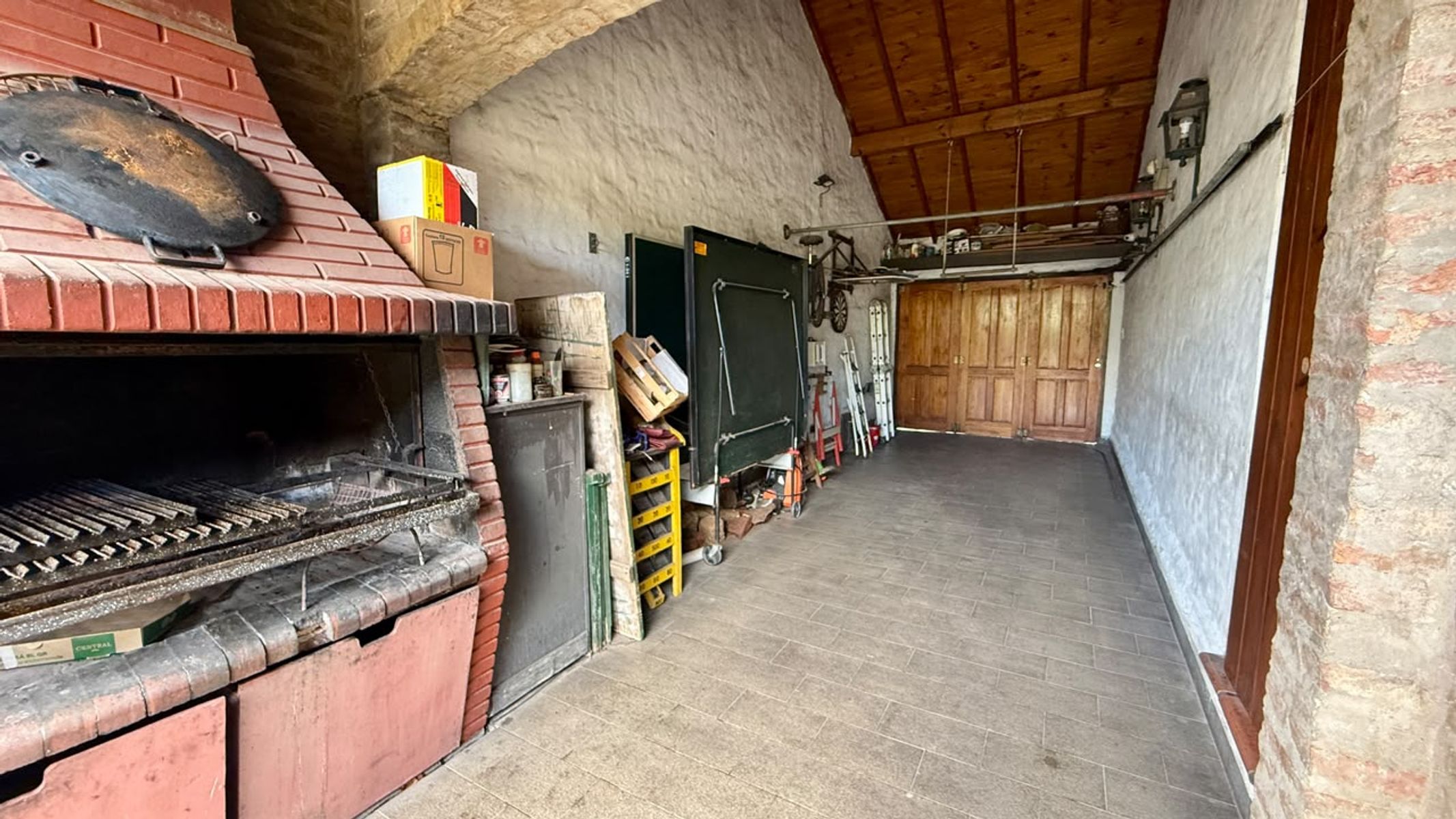 CHALET 4 AMBIENTES CON COCHERA, FONDO Y PILETA. LOTE 9,53x40 mts. - 44