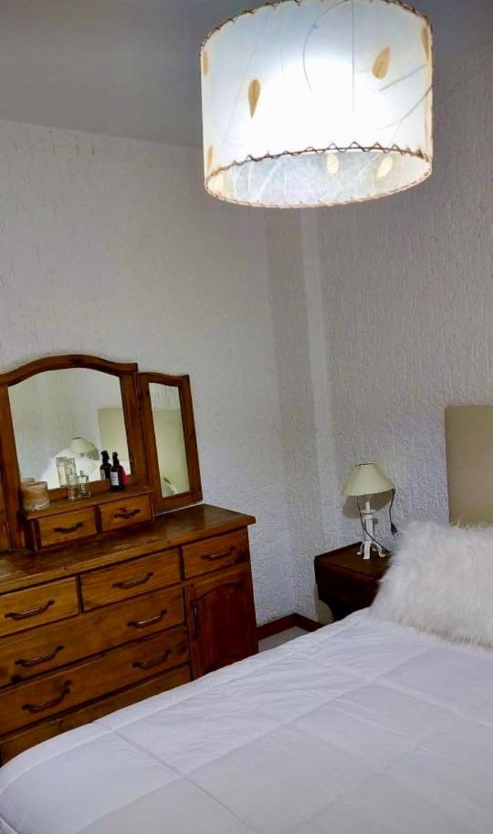 Temporario en Gesell: 2 habitaciones, balcón al mar , centro a 2 cuadrasy a 50 metros de la arena