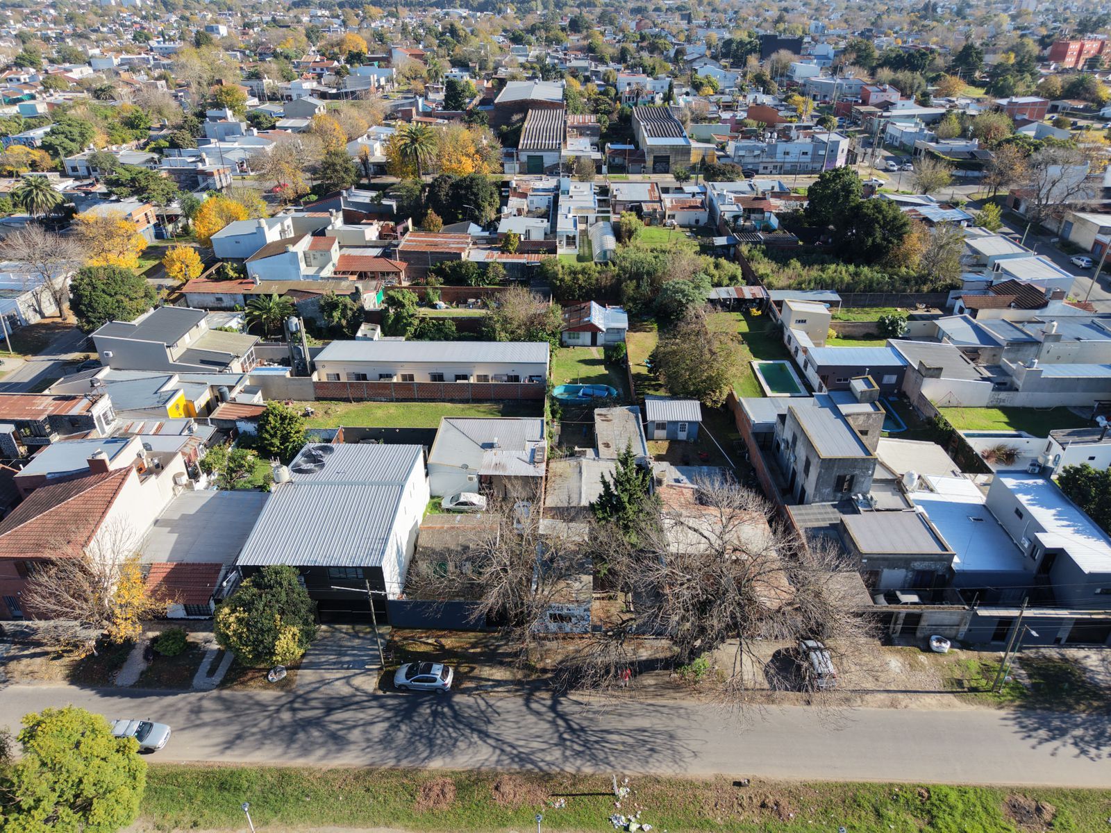 Lote de 637m² con construcción calle 81 entre 13 y 14 - 4