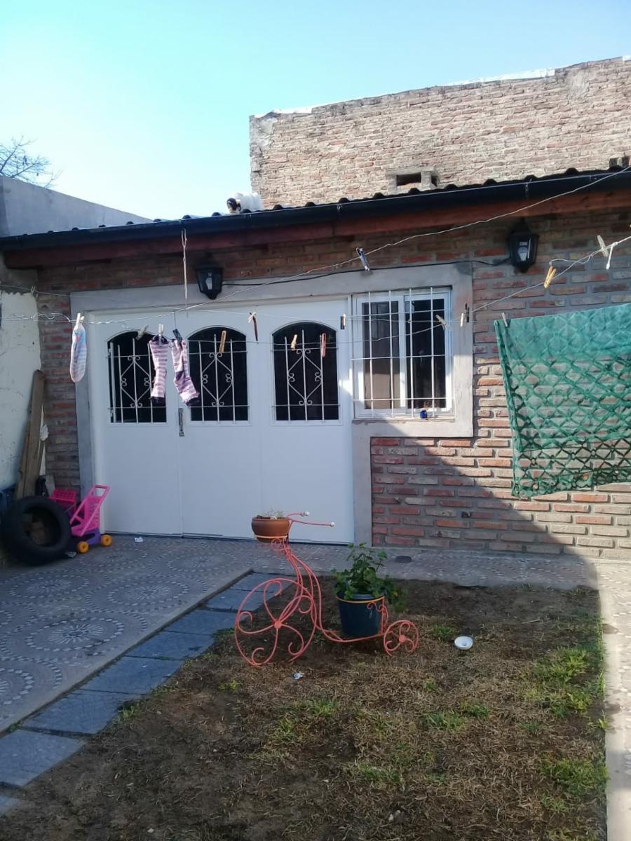 Rosario: Maestro Massa 1075 - Casa de 3 dormitorios, 2 baños, Santa Fe, Argentina — foto 2