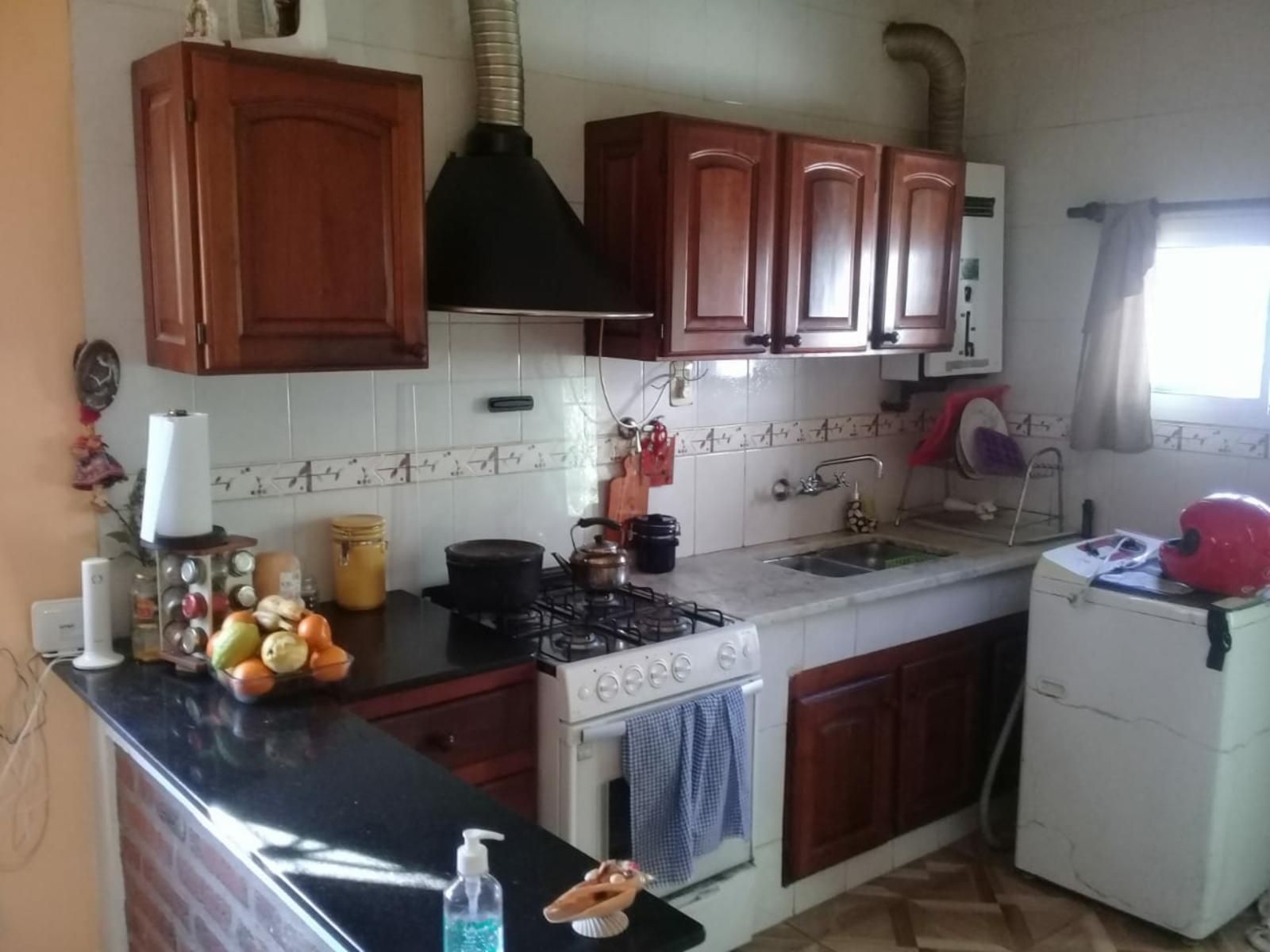 Rosario: Maestro Massa 1075 - Casa de 3 dormitorios, 2 baños, Santa Fe, Argentina — foto 3
