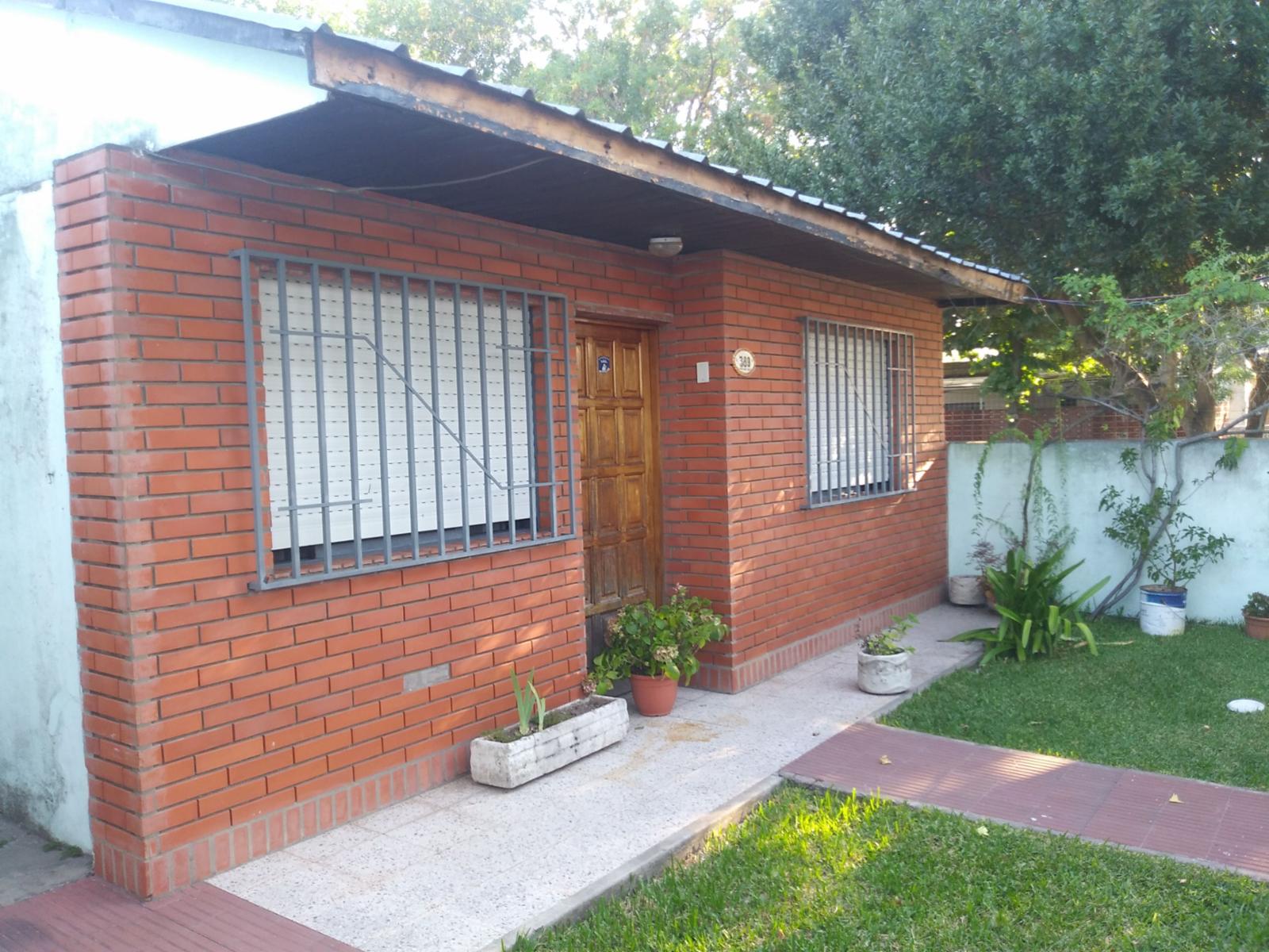 Rosario: Fontanarrosa 389 Casa de 2 dormitorios al frente en La Florida, Santa Fe, Argentina — foto 3