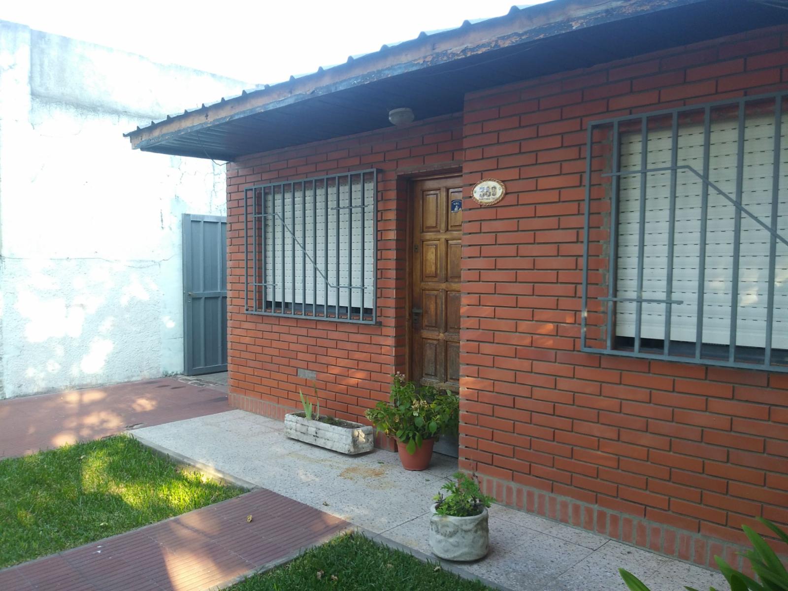 Rosario: Fontanarrosa 389 Casa de 2 dormitorios al frente en La Florida, Santa Fe, Argentina — foto 4