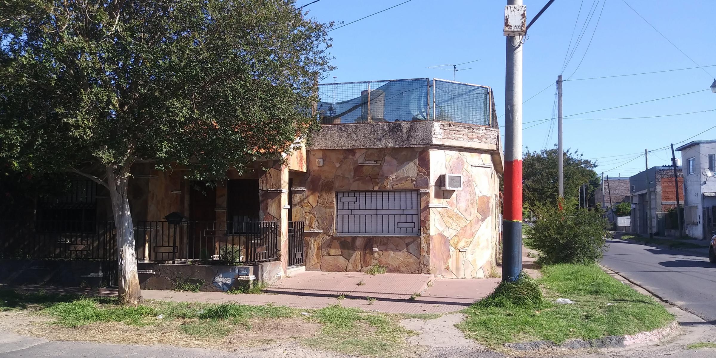 Rosario: Perdriel 1893 esquina Avalos - Casa 4 dormitorios 2 baños a refaccionar, Santa Fe, Argentina — foto 10