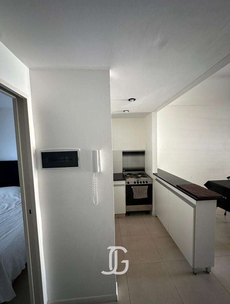 Hermoso 2 Amb. C/ Cochera . Amoblado. E. Ravignani 1400. PALERMO HOLLYWOOD - 2