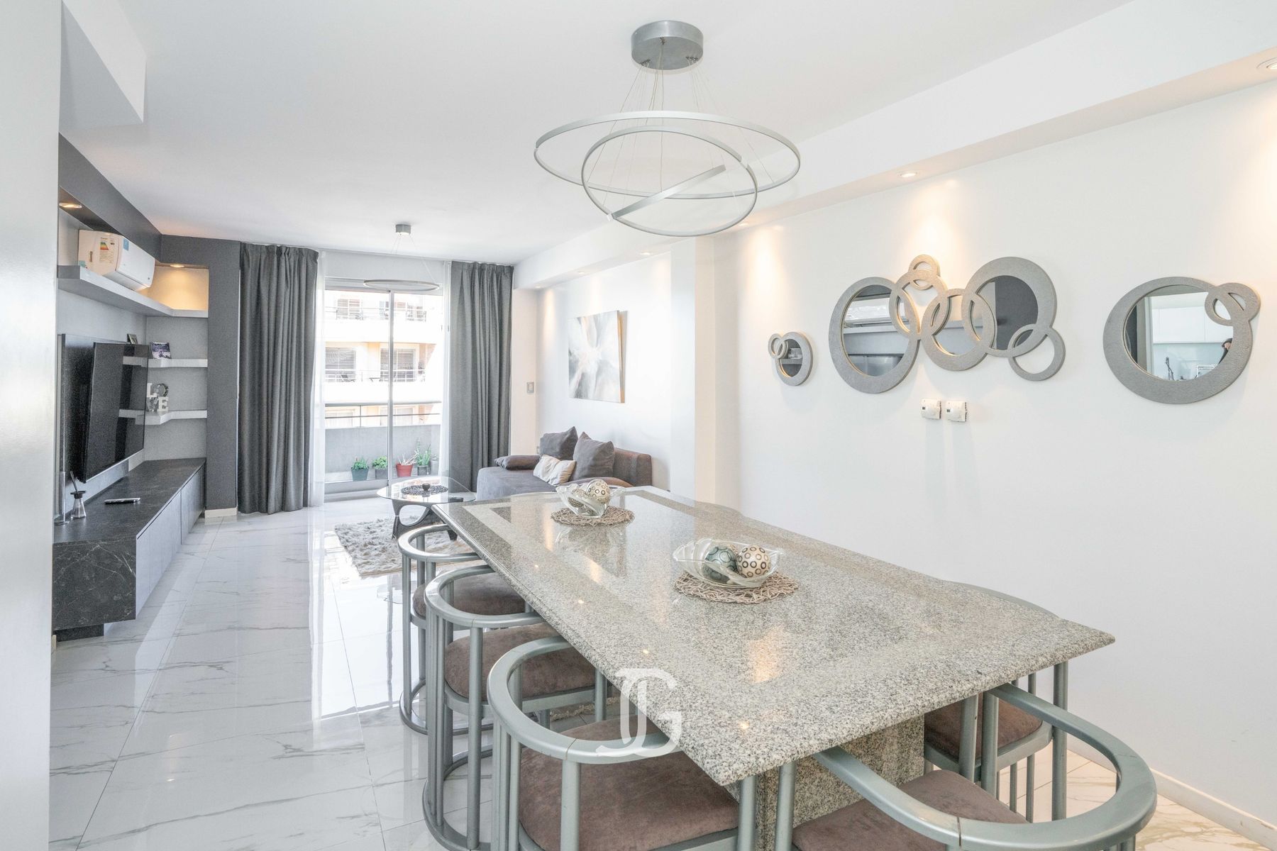 Hermoso Piso de 5 Amb. C/Dep. 170 m2. Con 2 Cocheras. Av. Boyaca 500 — foto 8