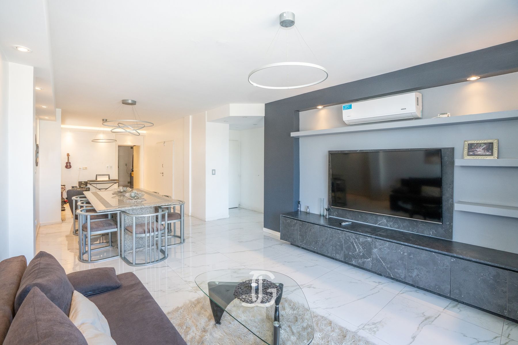 Hermoso Piso de 5 Amb. C/Dep. 170 m2. Con 2 Cocheras. Av. Boyaca 500 — foto 9