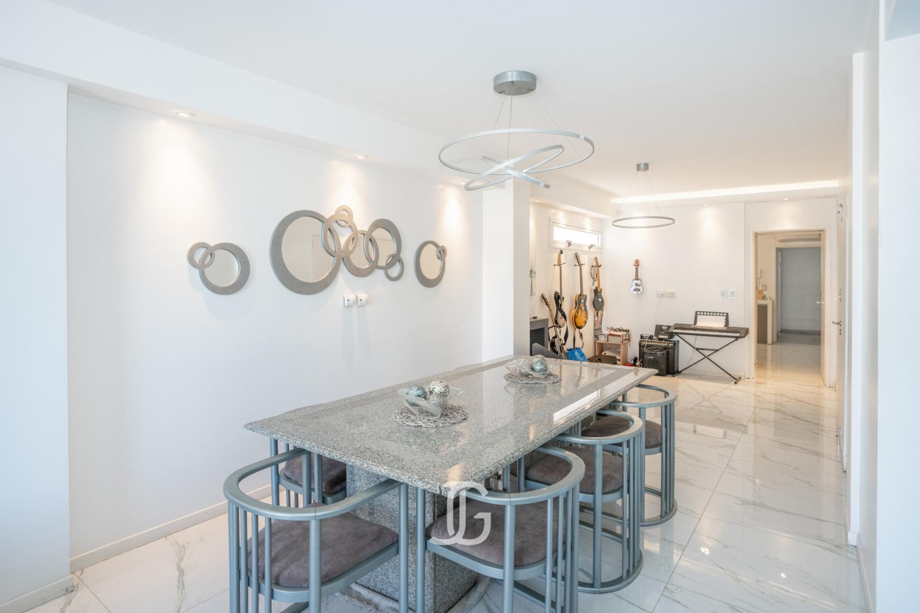Hermoso Piso de 5 Amb. C/Dep. 170 m2. Con 2 Cocheras. Av. Boyaca 500 — foto 11