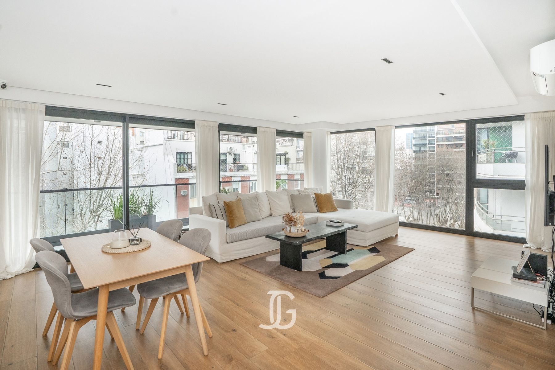 Hermoso de 4 Amb. 150 m2. Con doble Cochera. Pleno Palermo — foto 3