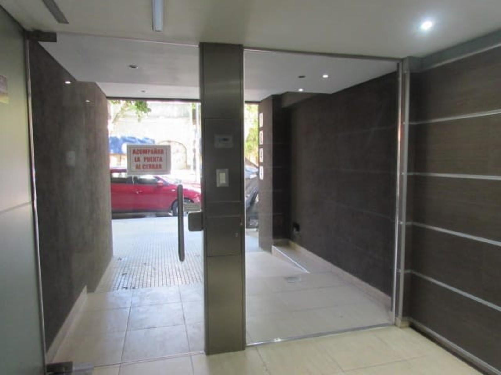 Departamento Monoambiente Con Balcón En Liniers — foto 12