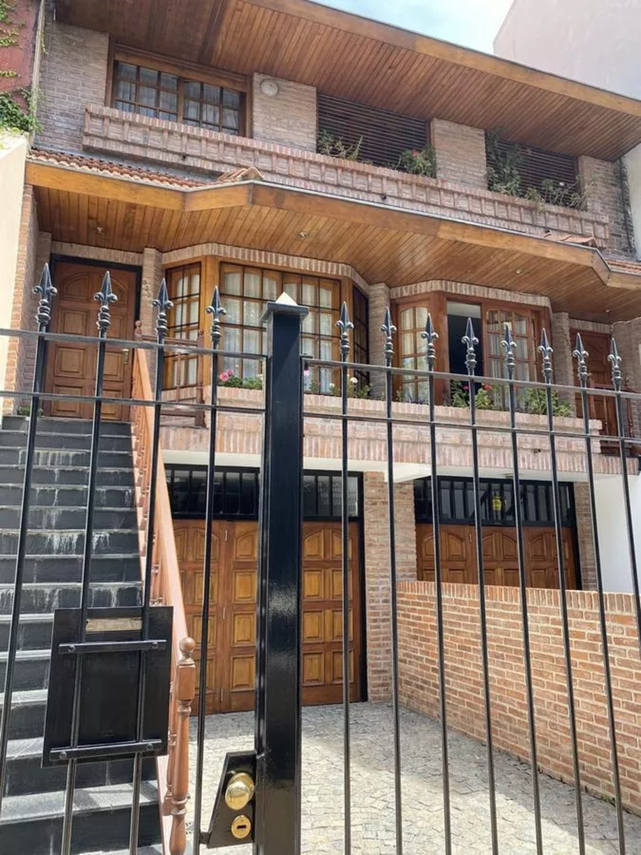 Venta Casa 4 Ambientes, Jardín, Cochera En Coghlan, Capital Federal