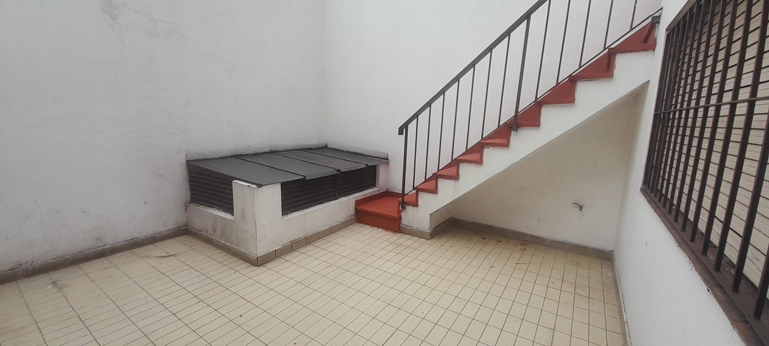 VENTA CASA 5 AMBIENTES BOEDO CON GARAGE/ LOCAL Y TERRAZA — foto 2