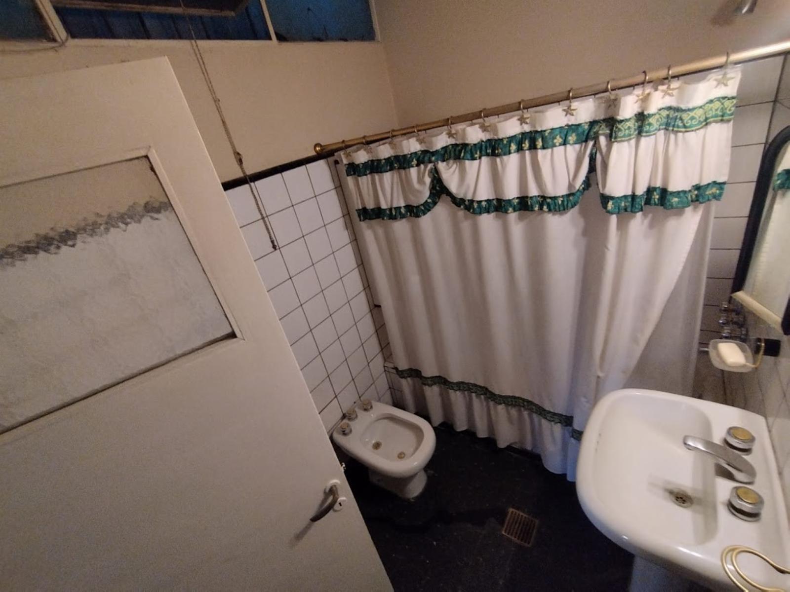 HERMOSA CASA EN GODOY CRUZ - CERCANA A BARRIO BANCARIO — foto 8