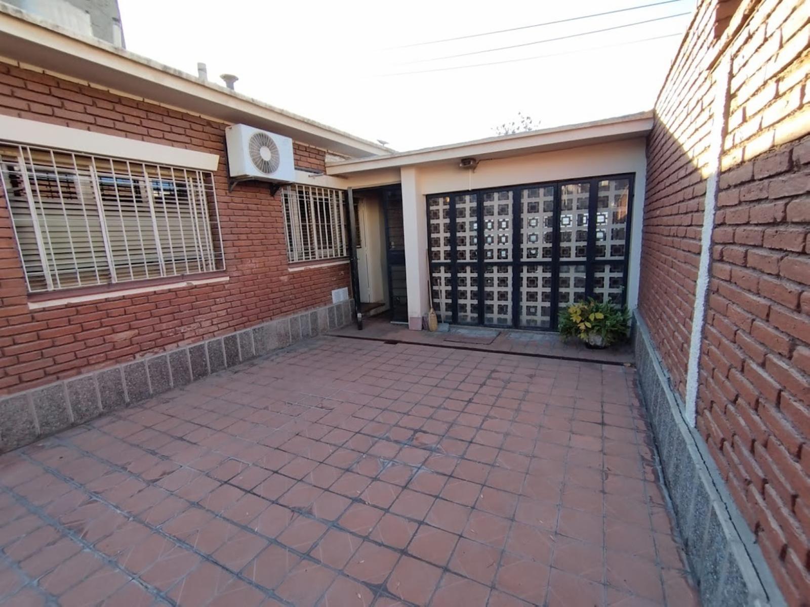 HERMOSA CASA EN GODOY CRUZ - CERCANA A BARRIO BANCARIO — foto 10