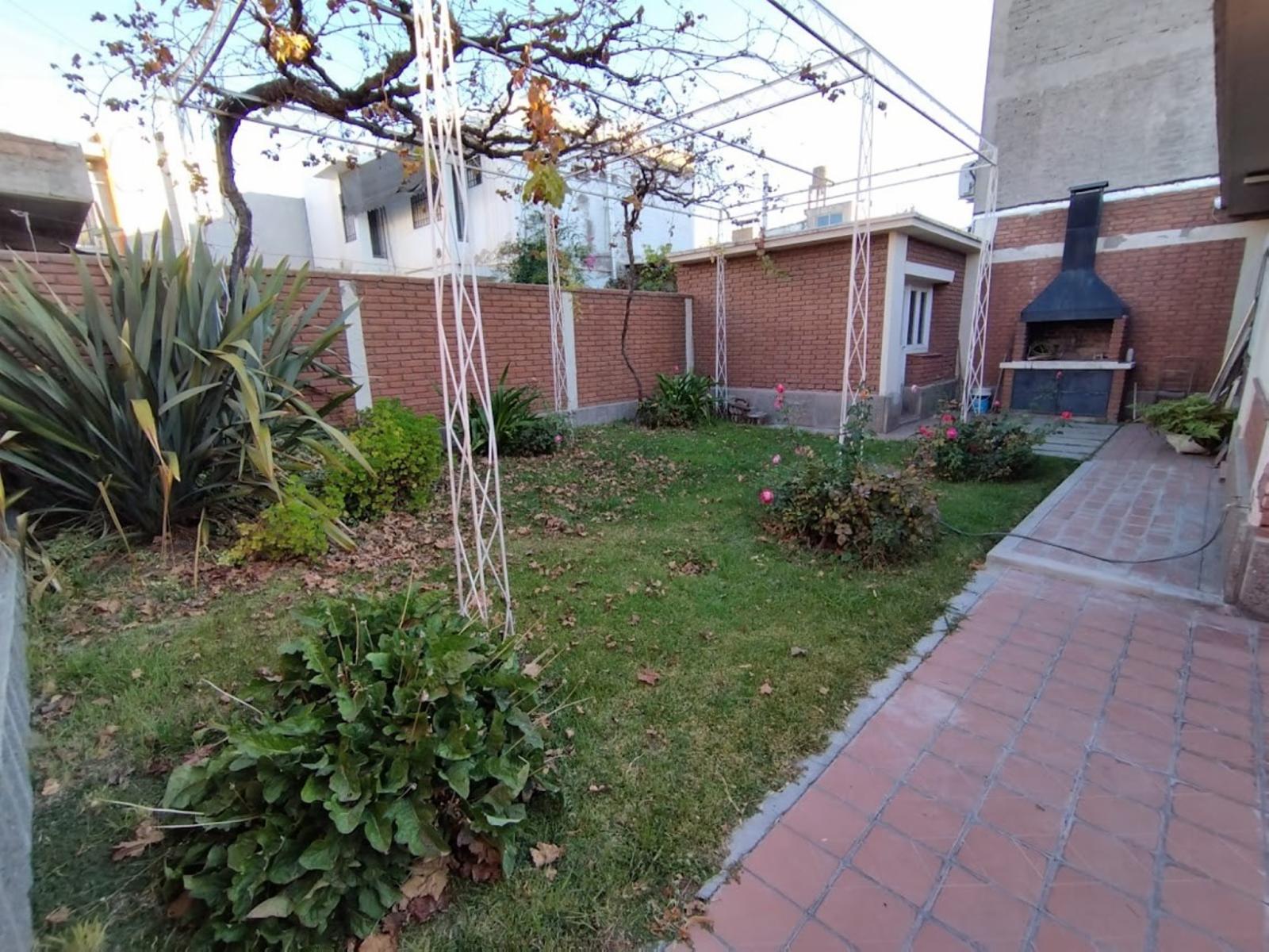 HERMOSA CASA EN GODOY CRUZ - CERCANA A BARRIO BANCARIO — foto 11