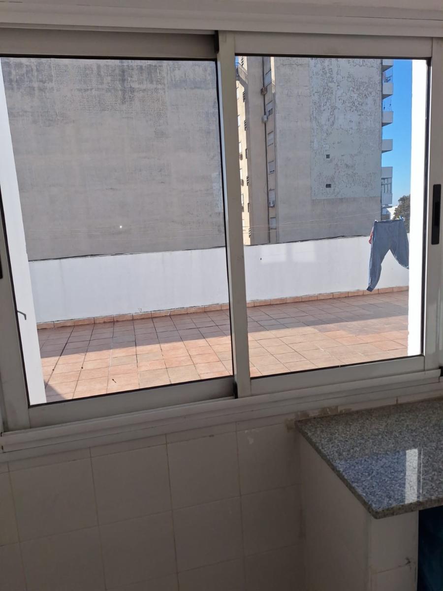 Excelente dpto 1 amb con balcón Frente — foto 3