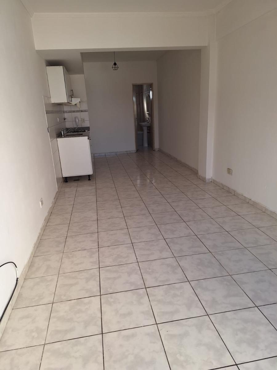 Excelente dpto 1 amb con balcón Frente — foto 10