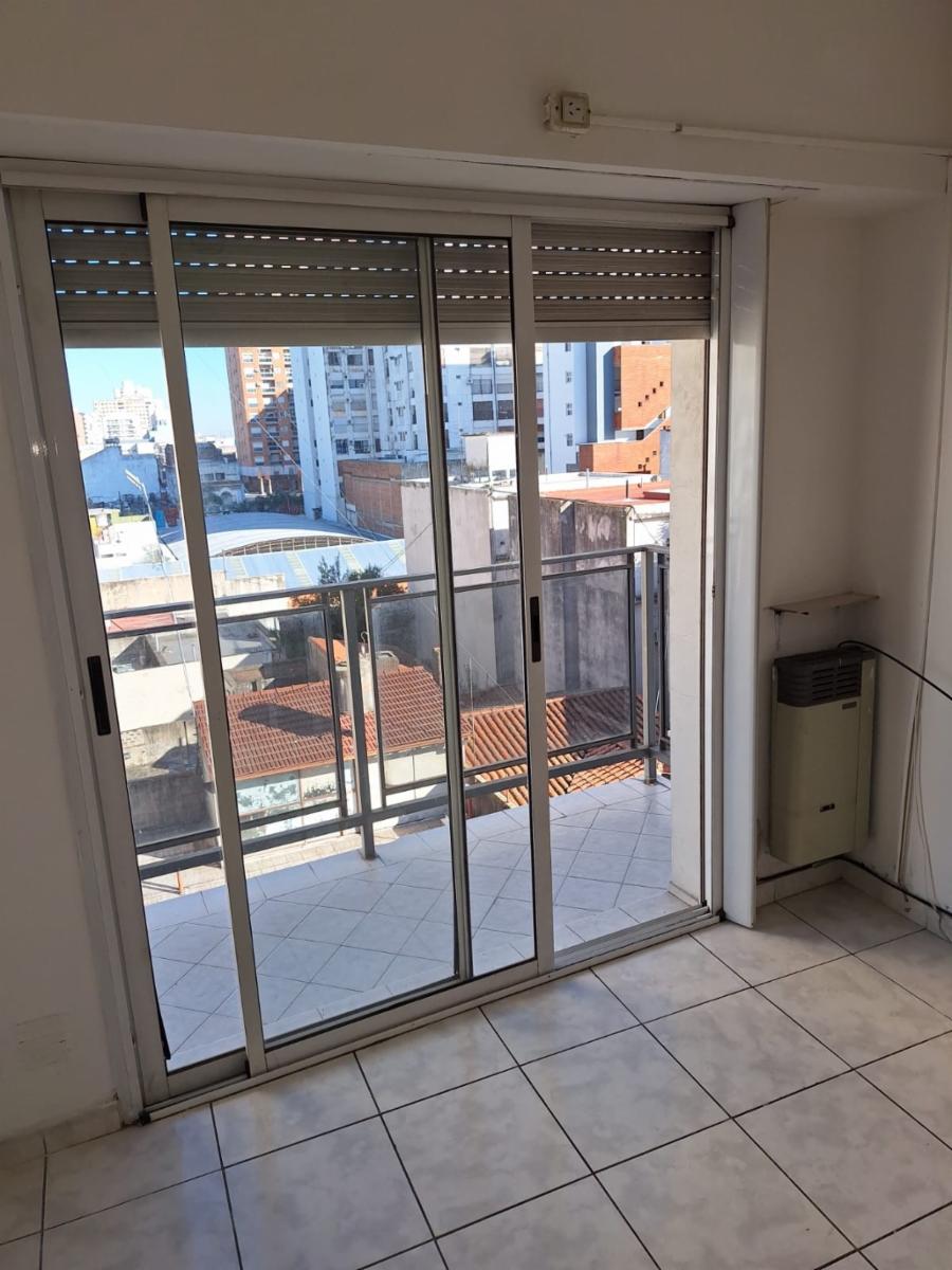Excelente dpto 1 amb con balcón Frente — foto 11