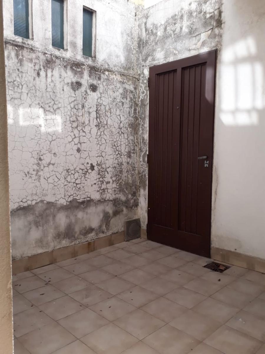 LOCAL EN VTA 60 M2 CON DIVISORES TIPO CASA.- FRENTE.- CASEROS.- EXCELENTE UBICACIÓN. — foto 6