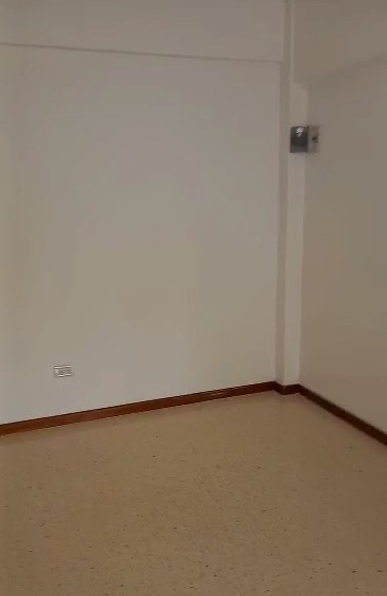 RESERVADO --------- ÚNICO EN LA ZONA - MONOAMBIENTE RECICLADO A NUEVO FRENTE A PLAYA VARESE-SOY TITULAR- SIN HONORARIOS PARA EL COMPRADOR - A 30 MTS DEL MAR — foto 12