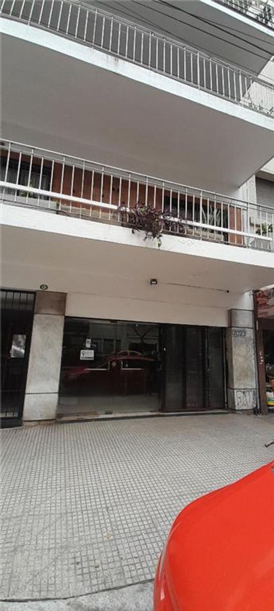 LOCAL A LA CALLE AV INDEPENDENCIA AL 2000 PLANTA BAJA Y PRIMER PISO — foto 2