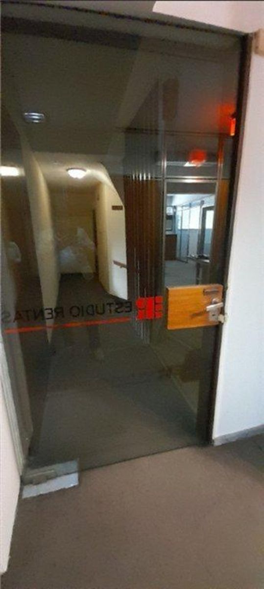 OFICINA HIPOLITO YRIGOYEN 1500 PISO 1- GRAN OPORTUNIDAD — foto 3