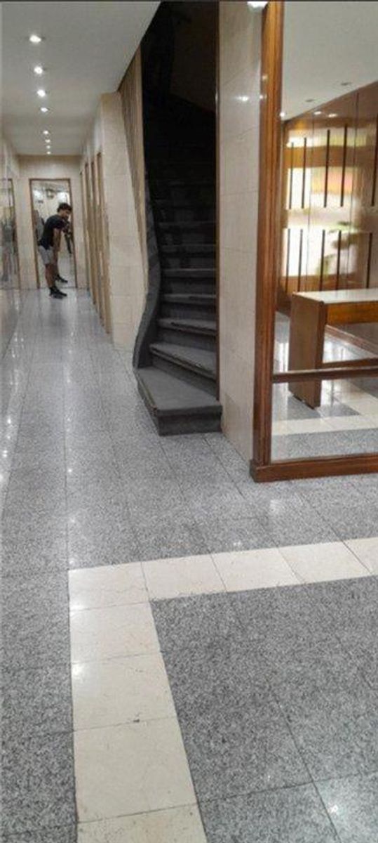 OFICINA HIPOLITO YRIGOYEN 1500 PISO 1- GRAN OPORTUNIDAD — foto 5