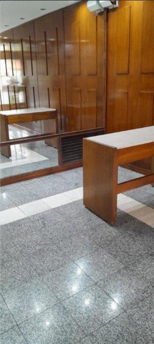 OFICINA HIPOLITO YRIGOYEN 1500 PISO 1- GRAN OPORTUNIDAD — foto 6