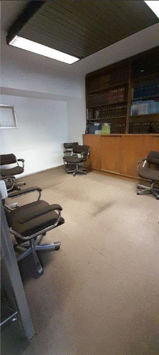 OFICINA HIPOLITO YRIGOYEN 1500 PISO 1- GRAN OPORTUNIDAD — foto 8