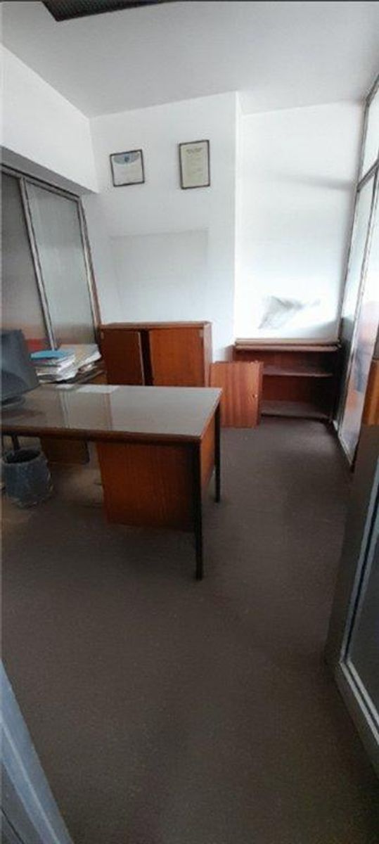 OFICINA HIPOLITO YRIGOYEN 1500 PISO 1- GRAN OPORTUNIDAD — foto 9
