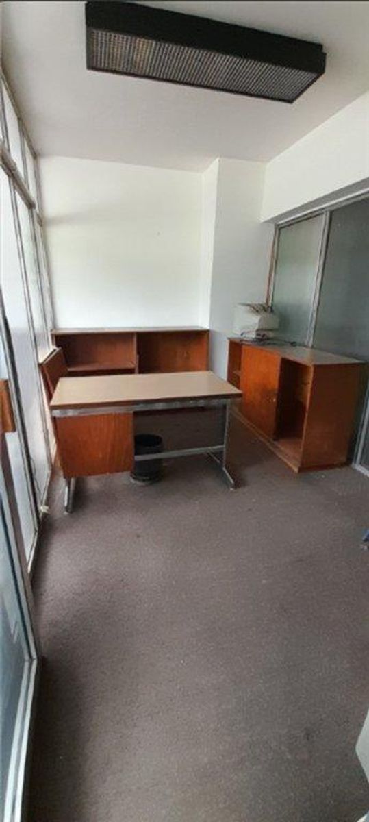 OFICINA HIPOLITO YRIGOYEN 1500 PISO 1- GRAN OPORTUNIDAD — foto 12