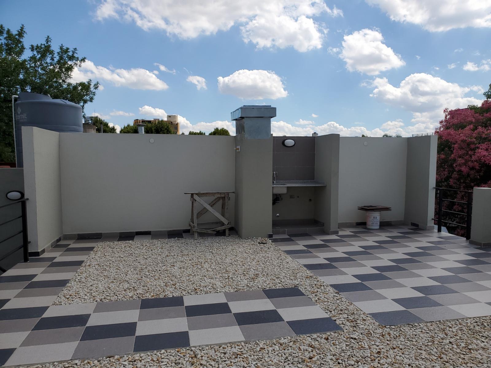 EXCELENTE PH A ESTRENAR - CON COCHERA Y TERRAZA PROPIA — foto 2