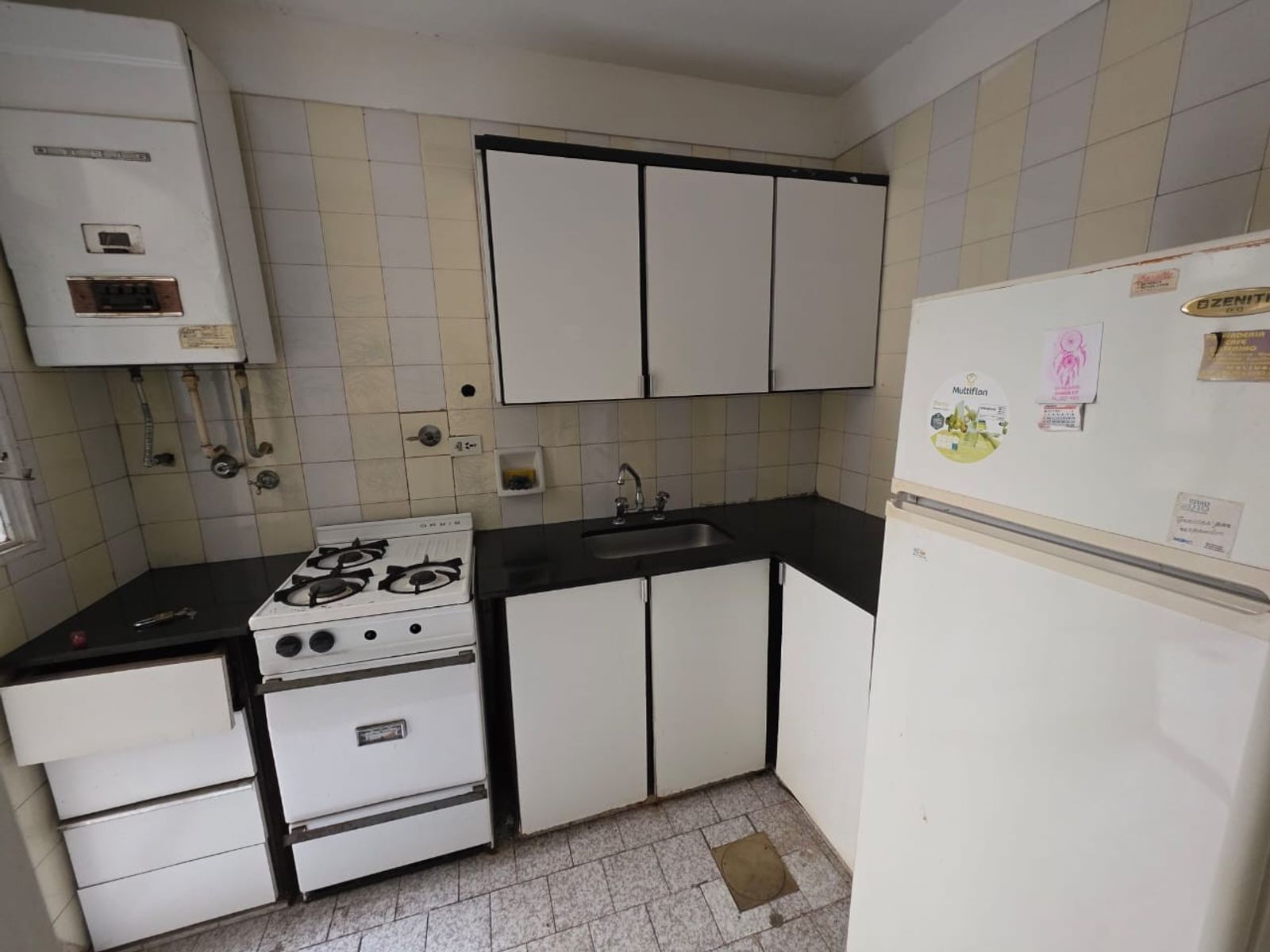 Departamento de 2 amb a refaccionar, con 2 patios/Apto credito - 10