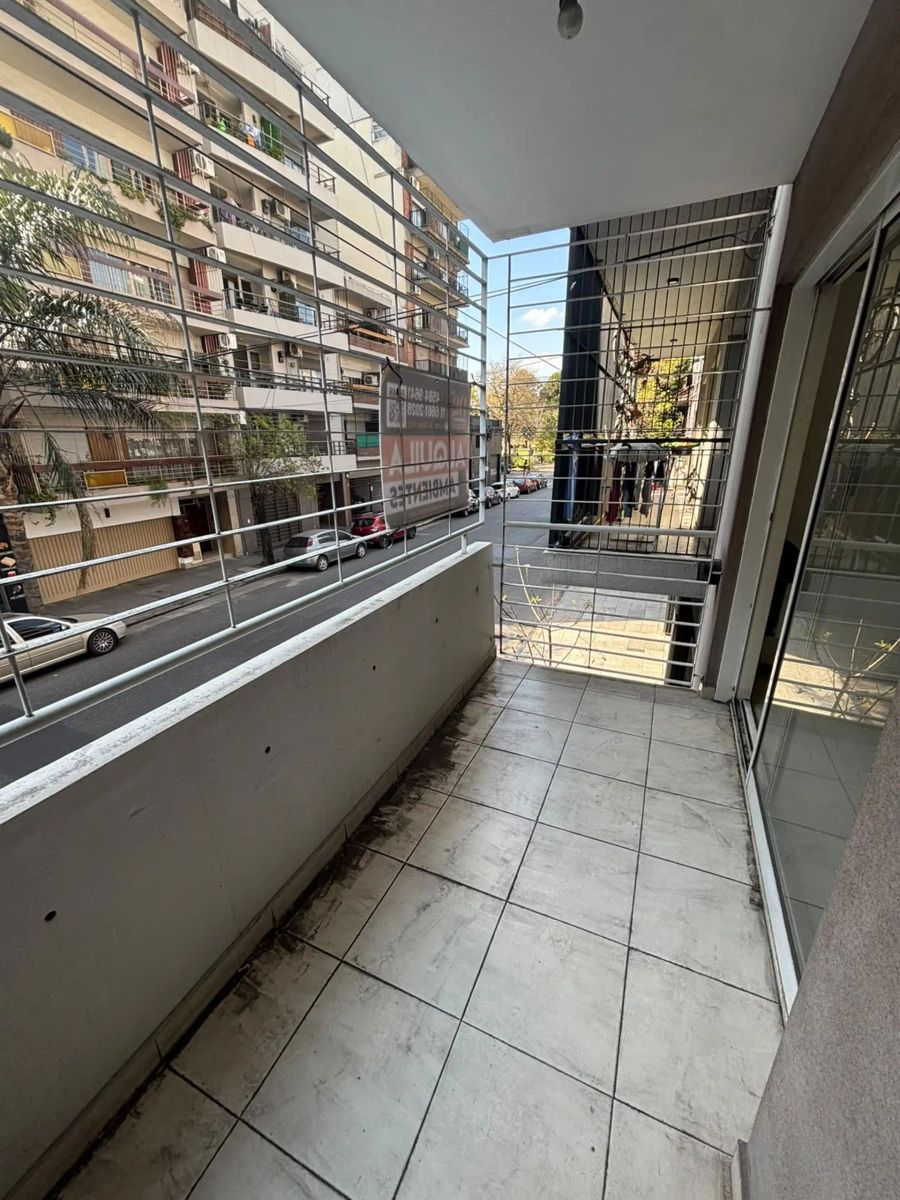 Monoambiente al frente con balcón, Neuquen 1852 a 50 mts de Plaza Irlanda - 10