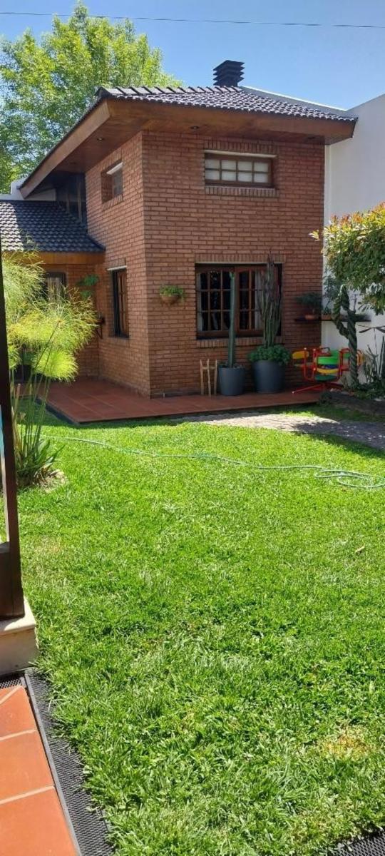 VENTA DE MAJESTUOSA PROPIEDAD A 100 METROS DE MARIANO SANTAMARIA — foto 2