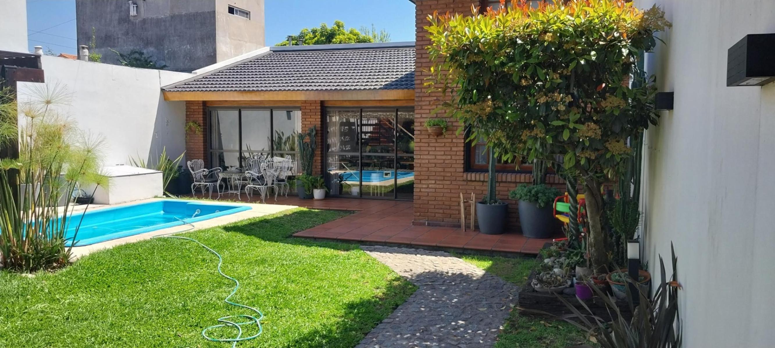 VENTA DE MAJESTUOSA PROPIEDAD A 100 METROS DE MARIANO SANTAMARIA — foto 12