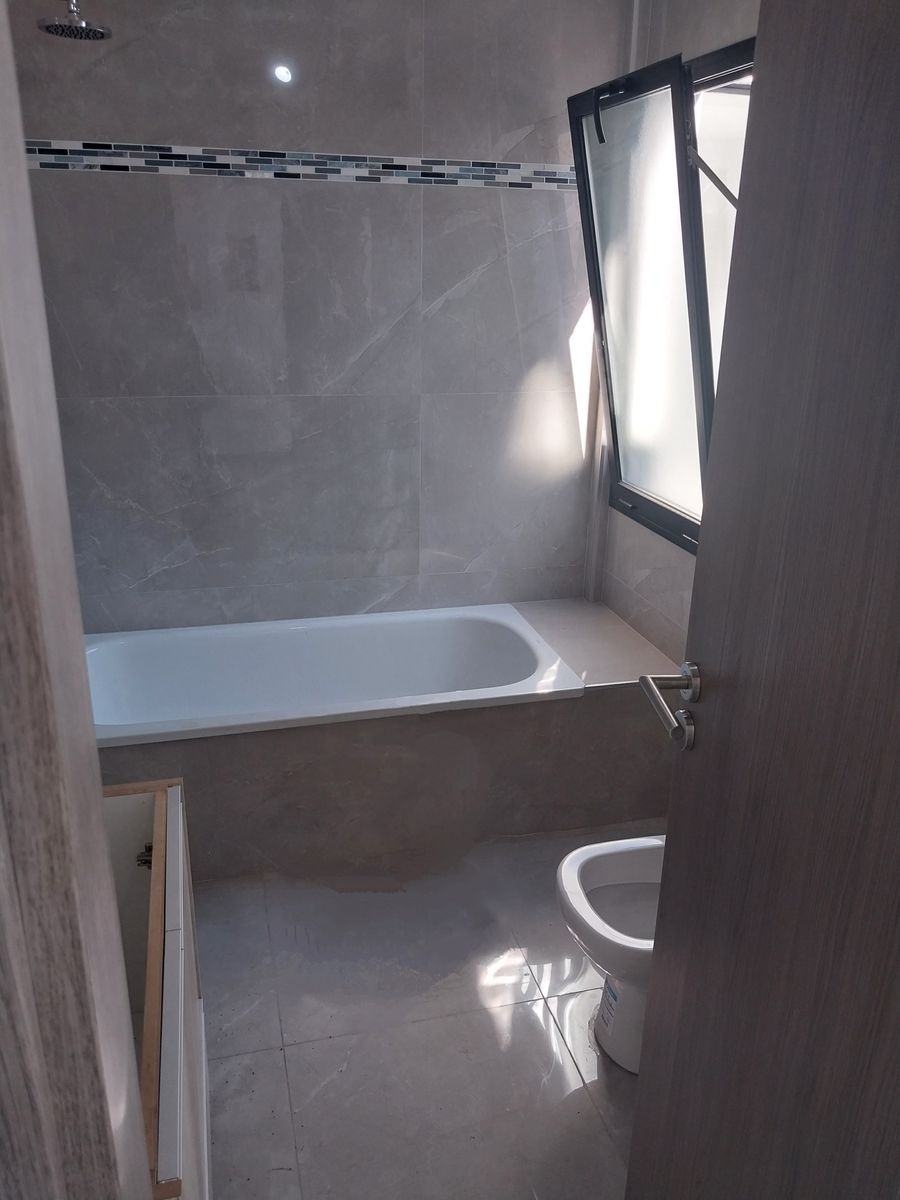 VENTA DE ESPECTACULAR DUPLEX-POR SUS DIMENSIONES- 5 AMBIENTES. — foto 4