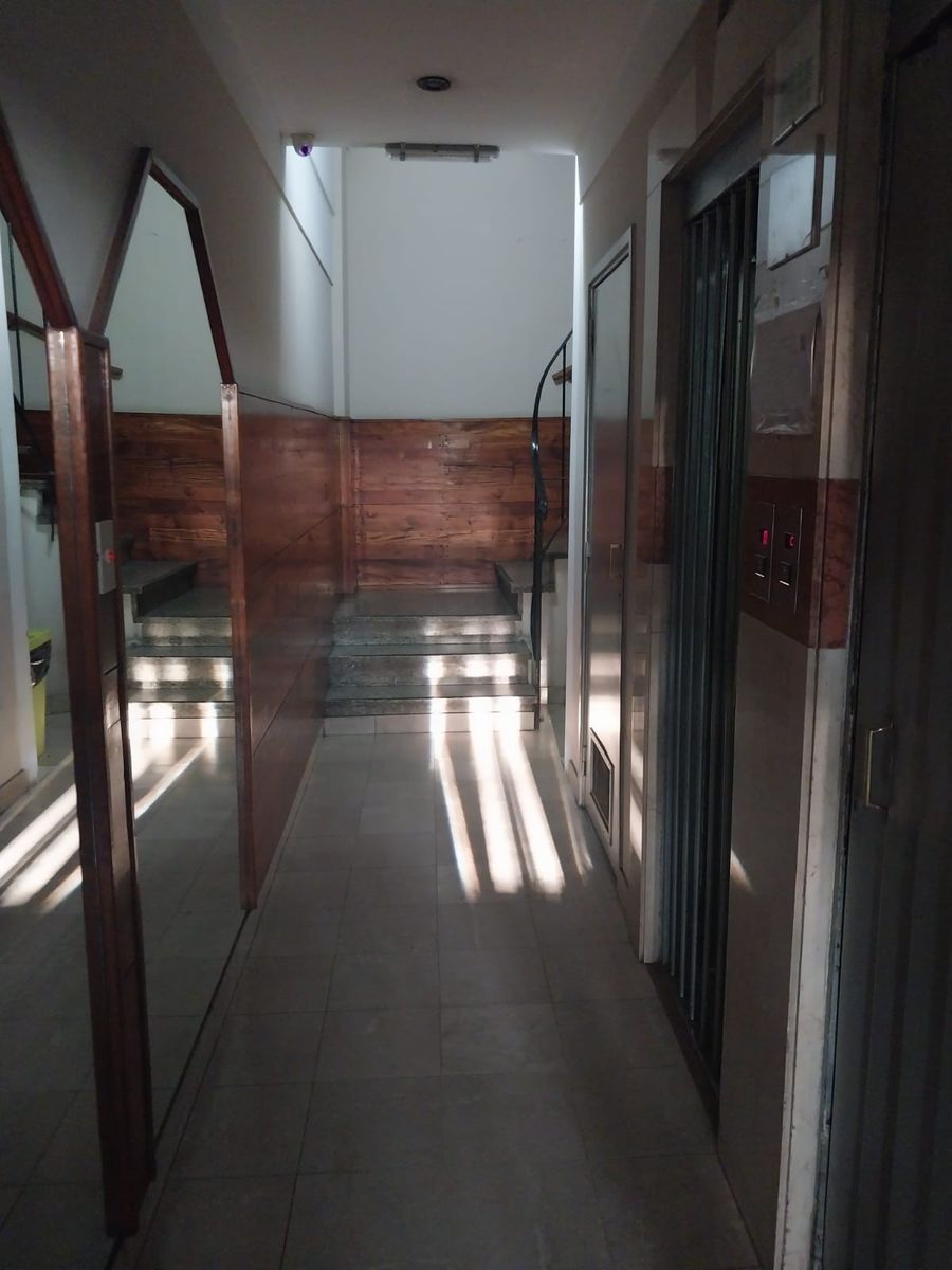 TRES AMBIENTES AMPLIOS,BARRIO LINIERS. ¡ EN LA SUBIDA DEL AUTOPISTA 25DE MAYO — foto 5