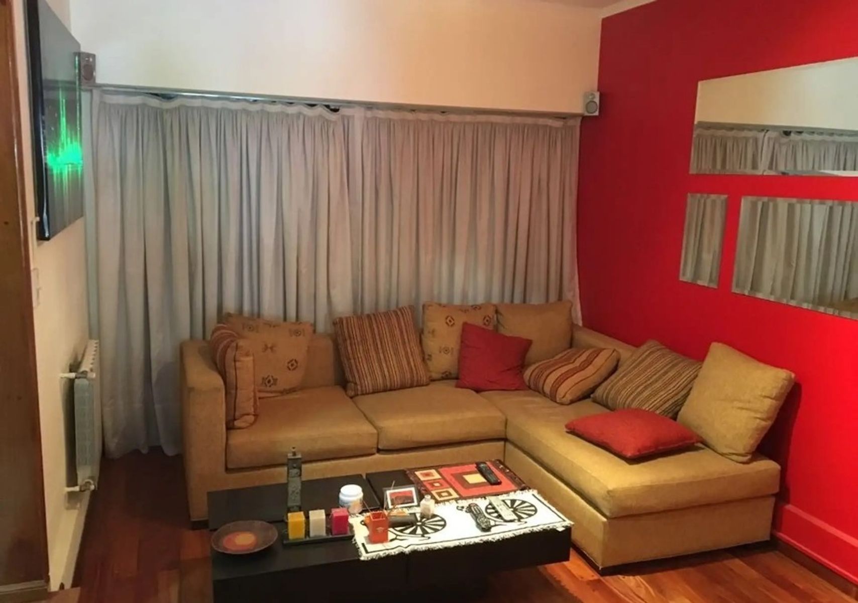 CASA DE SEIS AMBIENTES, MAS PILETA CON SALON 1ER PISO. — foto 3