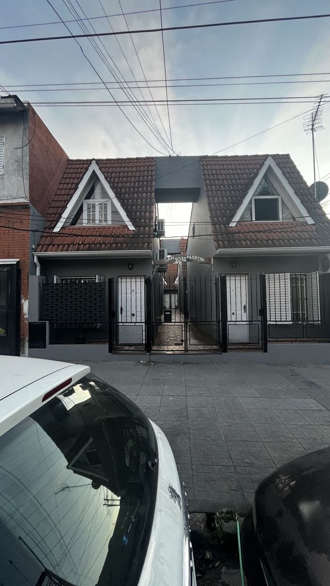 EXCELENTE DUPLEX DE TRES AMBIENTES